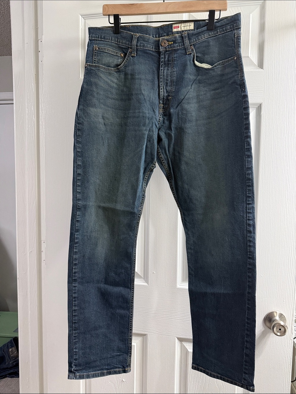 Wrangler Men's Dark Blue Straight Jeans
